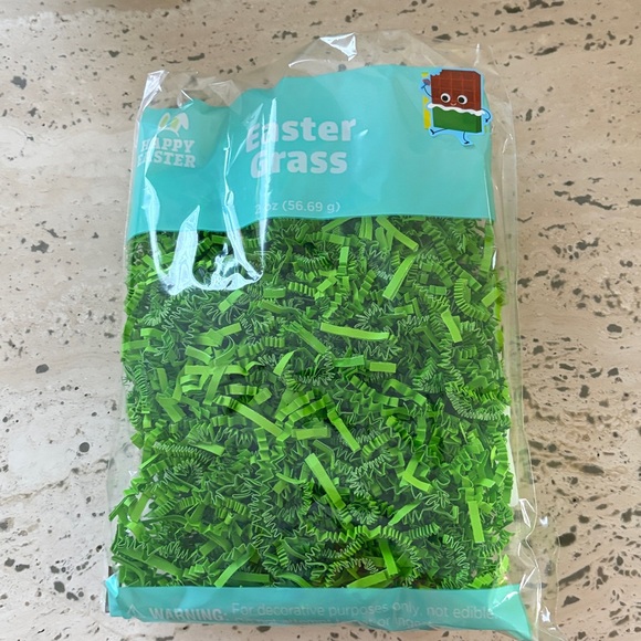 It’s Easter!!! Cute plastic egg with a cute surprise inside No Candy!! - Picture 5 of 7